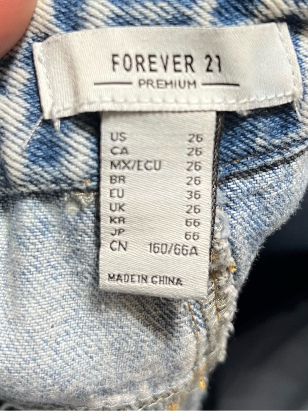 NWT Forever 21 High-Rise 90’s Loose Fit Straight Jeans Graphic Embroidery Ripped - Picture 10 of 12